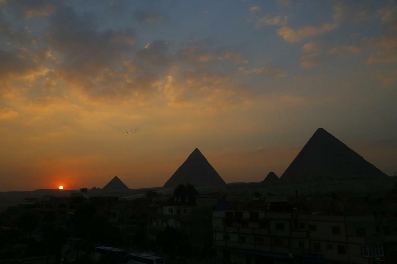 Happy Days Pyramids Inn Il Il Cairo Esterno foto